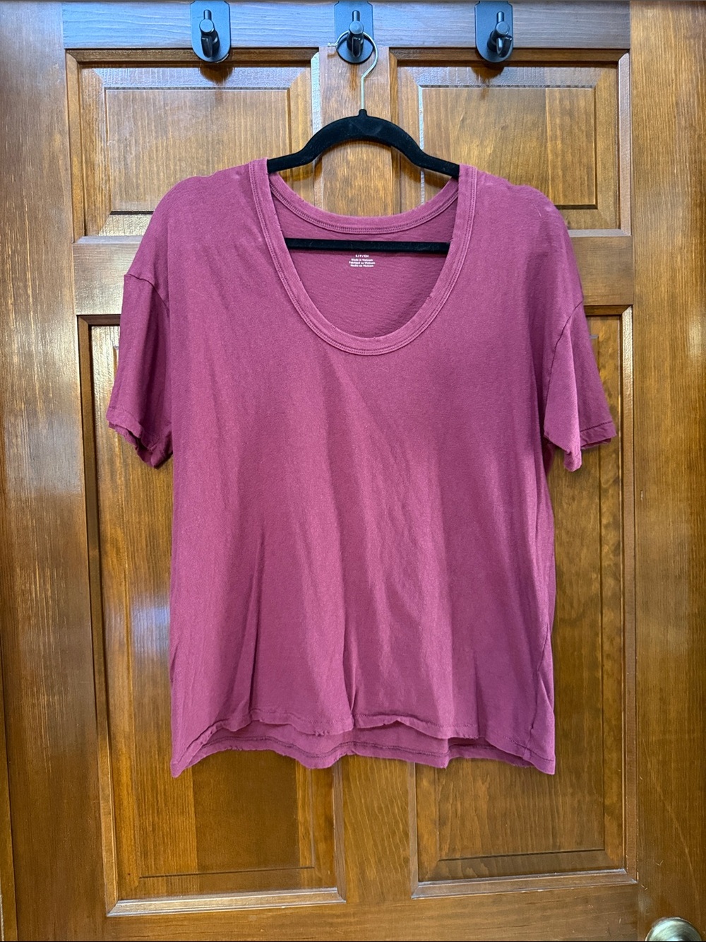 American Eagle Outfitters Short Sleeve Scoop Tee in Dusty Mauve
